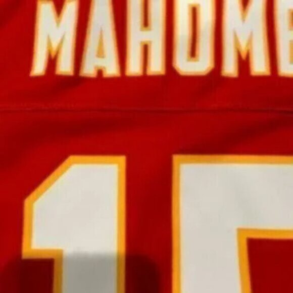 /Men's Kansas City Chiefs #15 Patrick Mahomes Jersey - Picture 3 of 4